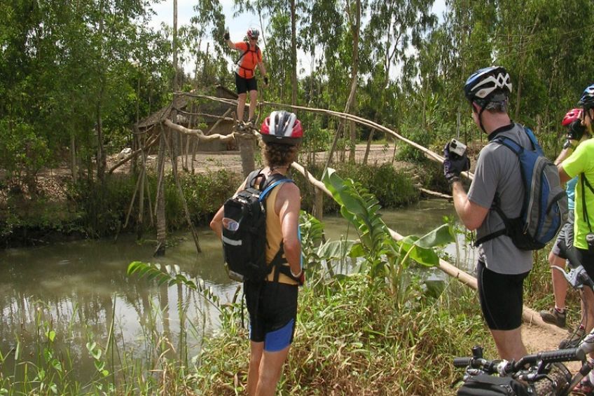 Mekong-delta-cycling-tours-local-monkey-bridge